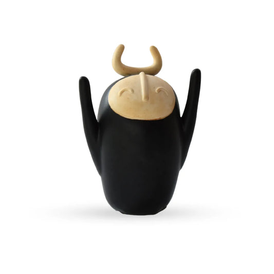 Ardyn figurine polyresin luxury table decor character for modern home decor