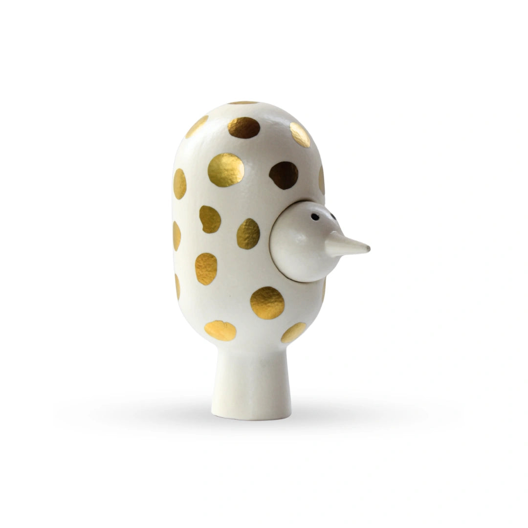 Peak bird figurine sculptural table decor for modern home interiors