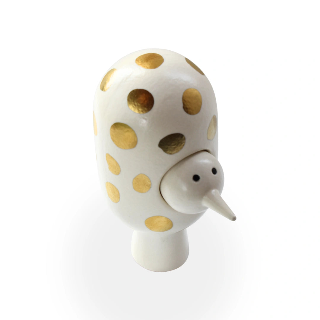 Peak bird figurine sculptural table decor for modern home interiors