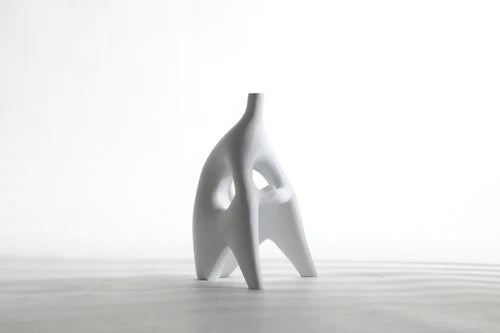 Relaxar Modern Figurine White