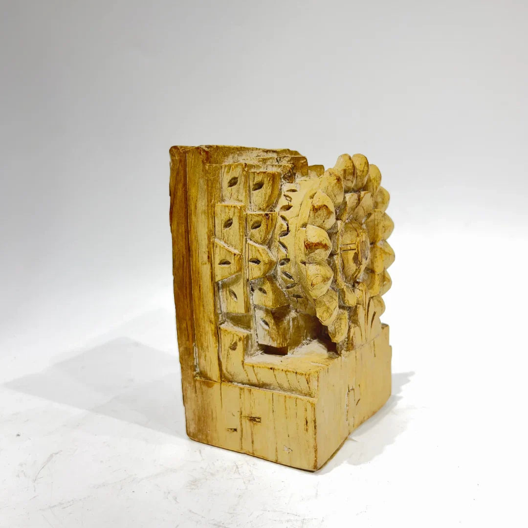 Suryakamal Wooden Bracket